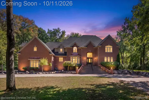 6986 Montgomery Drive, ShelbyTwp, MI 48316