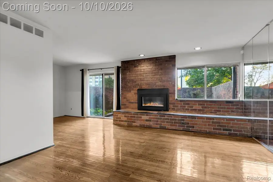2126 Bryanston Crescent Street, Detroit, MI 48207 - #2