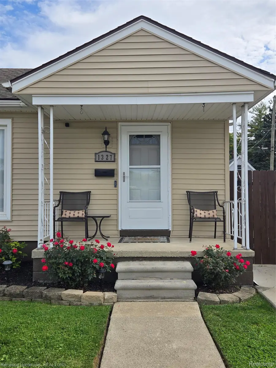 1327 Austin Avenue, Lincoln Park, MI 48146 - #2