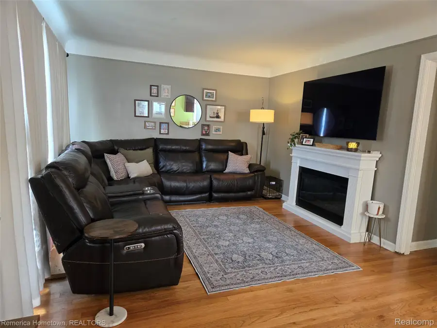 1327 Austin Avenue, Lincoln Park, MI 48146 - #3