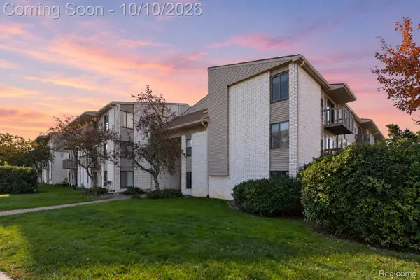 32013 W Twelve Mile RD, FarmingtonHills, MI 48334