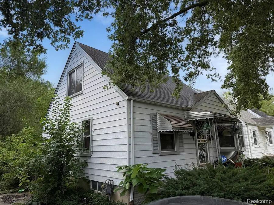 8252 Heyden Street, Detroit, MI 48228 - #3