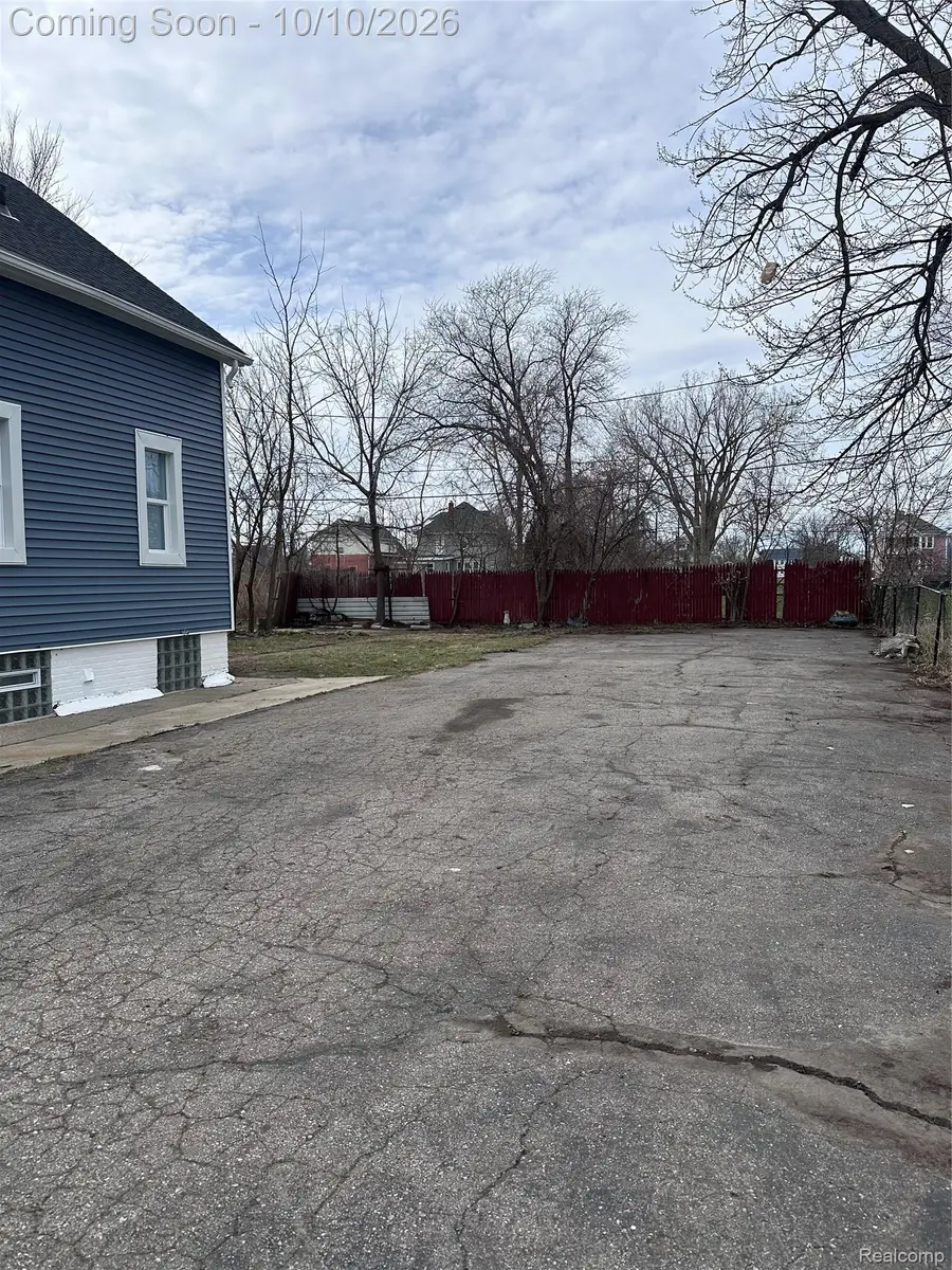 8857 Charlevoix Street, Detroit, MI 48214 - #3