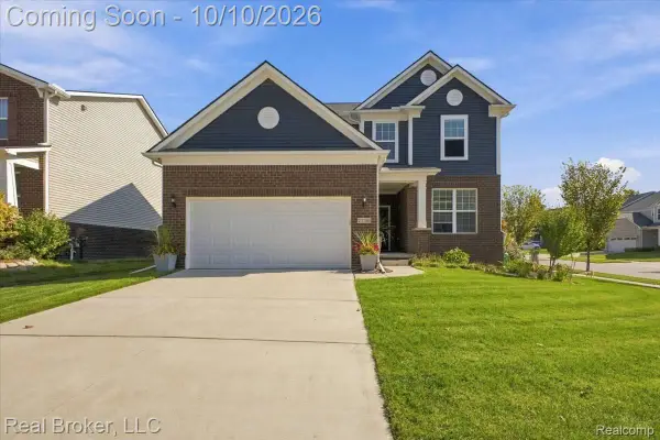 21186 Calabrese Drive, SouthLyon, MI 48178