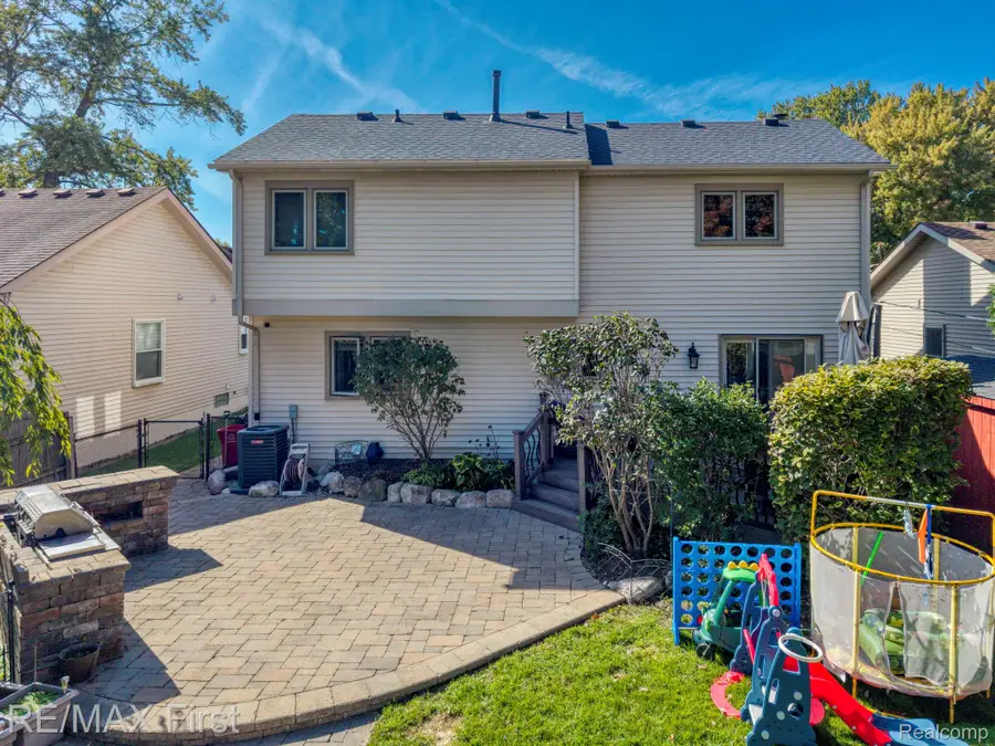 23577 Donaldson Street, Clinton Township, MI 48035 - #3
