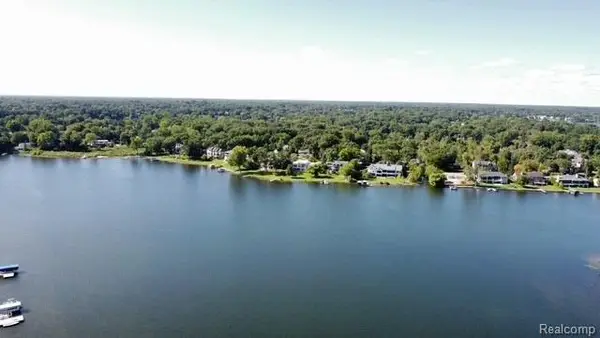 2733 Turtle Lake, BloomfieldHills, MI 48302
