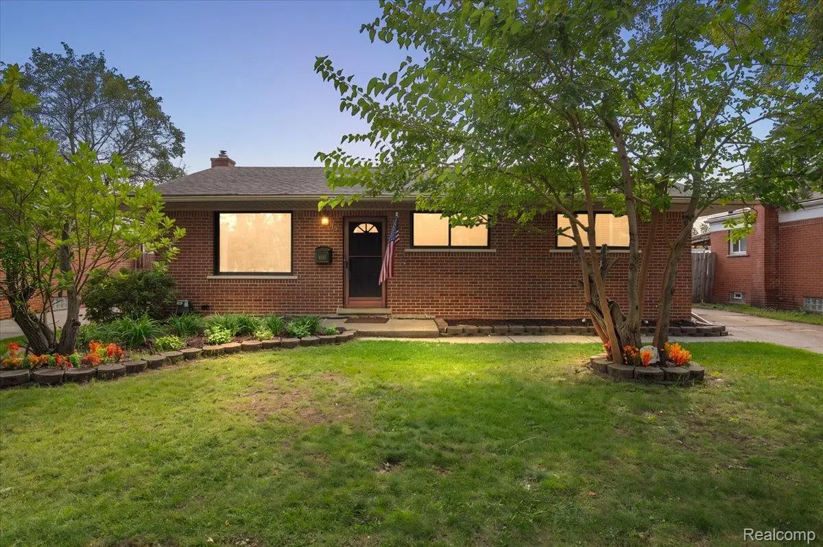 4520 Buckingham Drive, Warren, MI 48092 - #1