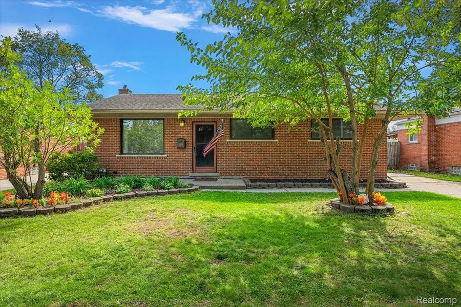 4520 Buckingham Drive, Warren, MI 48092 - #2