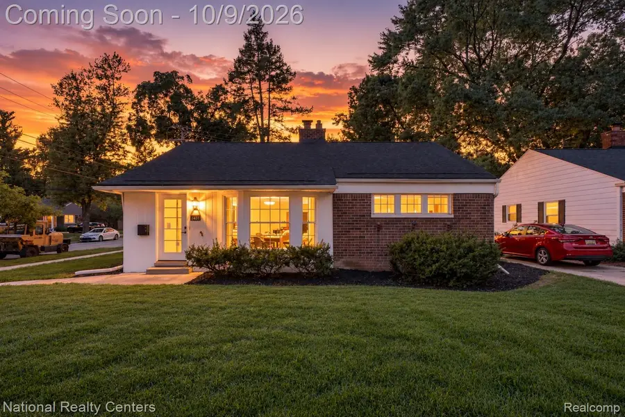 2403 Crooks Road, Royal Oak, MI 48073 - #2
