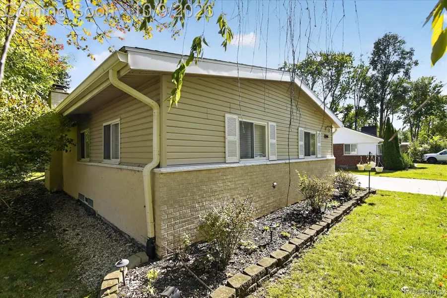 29936 Westbrook Parkway, Southfield, MI 48076 - #2