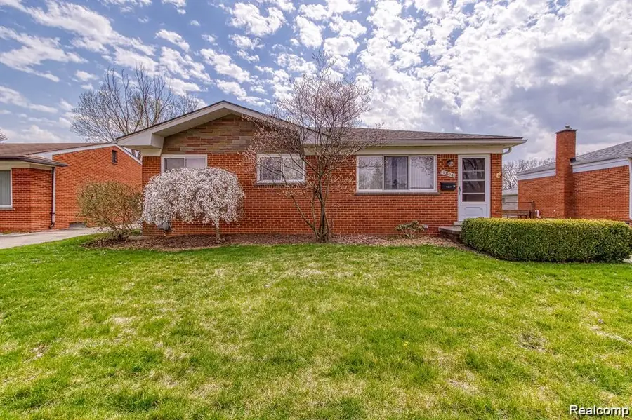 13194 Burgundy Avenue, Warren, MI 48089 - #3