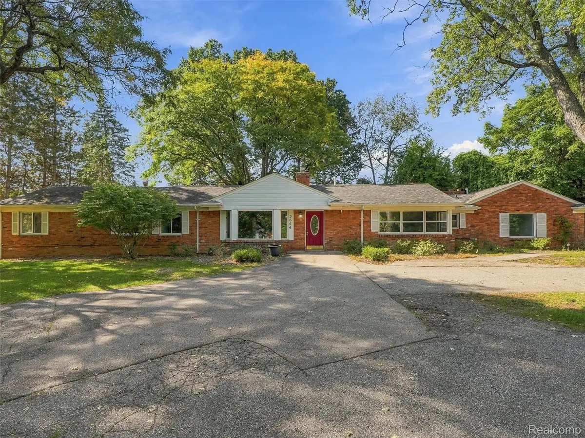 2666 W Hickory Grove Road, Bloomfield, MI 48302 - #1