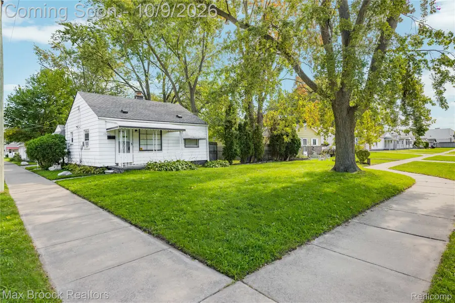 26466 Couzens Avenue, Madison Heights, MI 48071 - #2