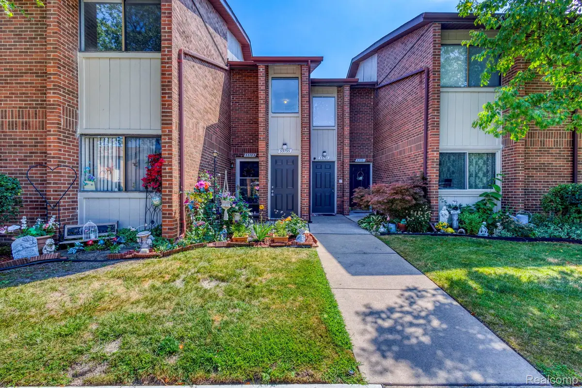 33799 Pondview Circle #47, Livonia, MI 48152 - #1