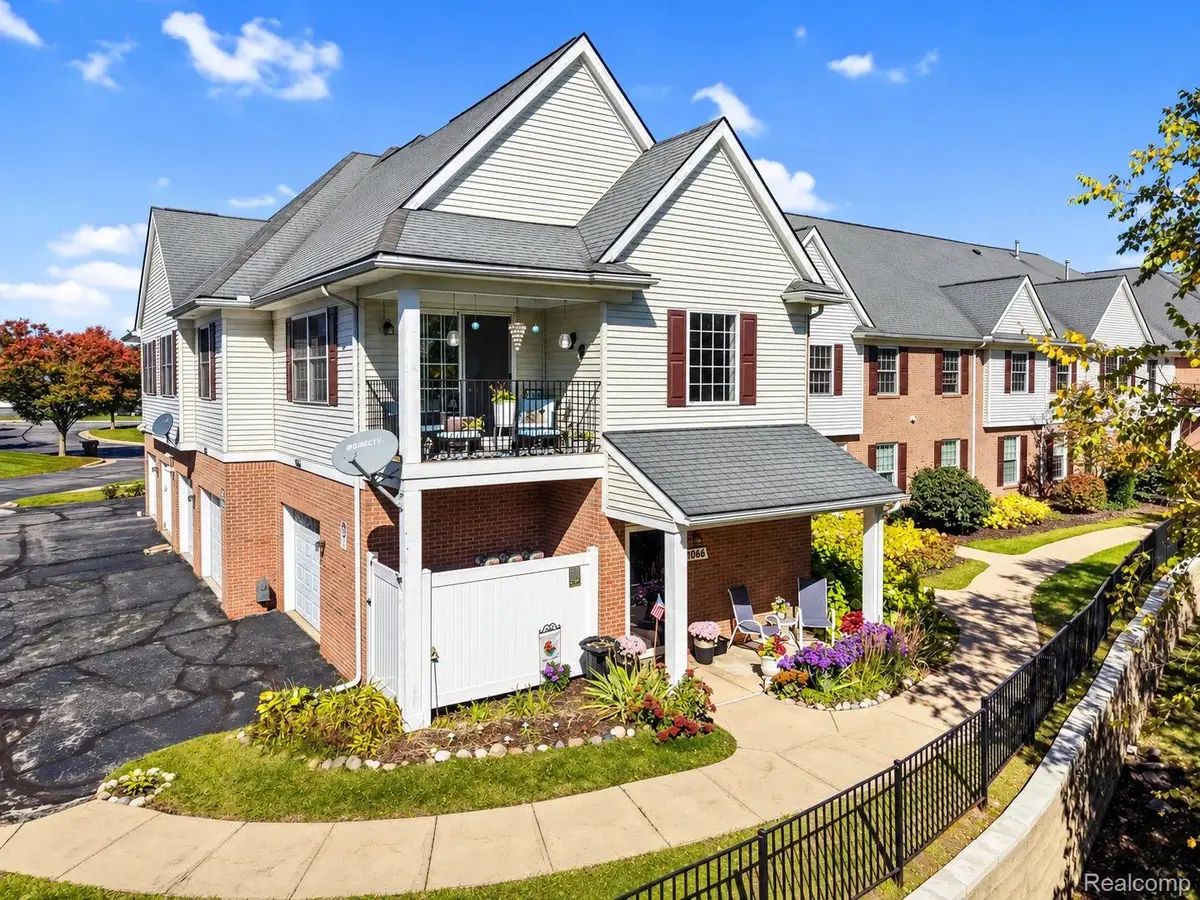 1066 Shiawassee Circle, Howell, MI 48843 - #1