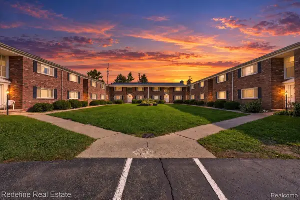 31831 Grand River Avenue #92, Farmington, MI 48336
