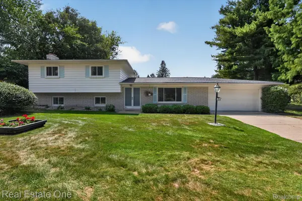 219 Allen Lake Drive, WhiteLake, MI 48386
