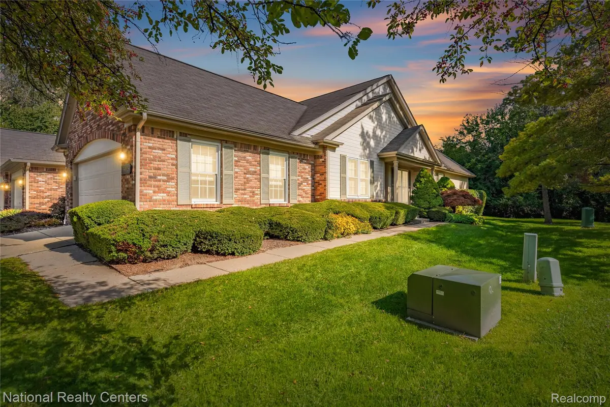 39626 Glenview Court, Northville, MI 48168 - #1