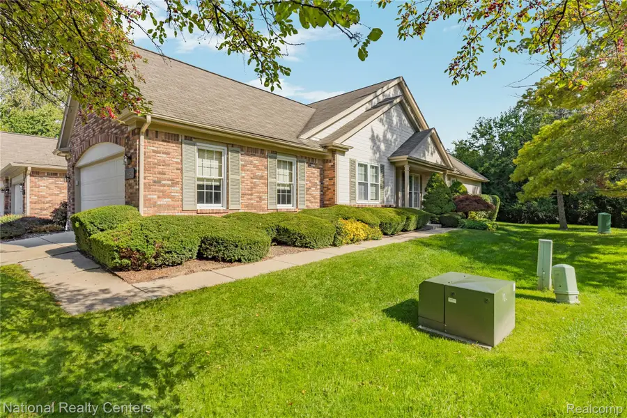39626 Glenview Court, Northville, MI 48168 - #3