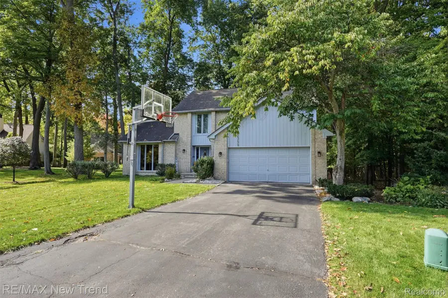2352 Camron Court, West Bloomfield, MI 48324 - #2