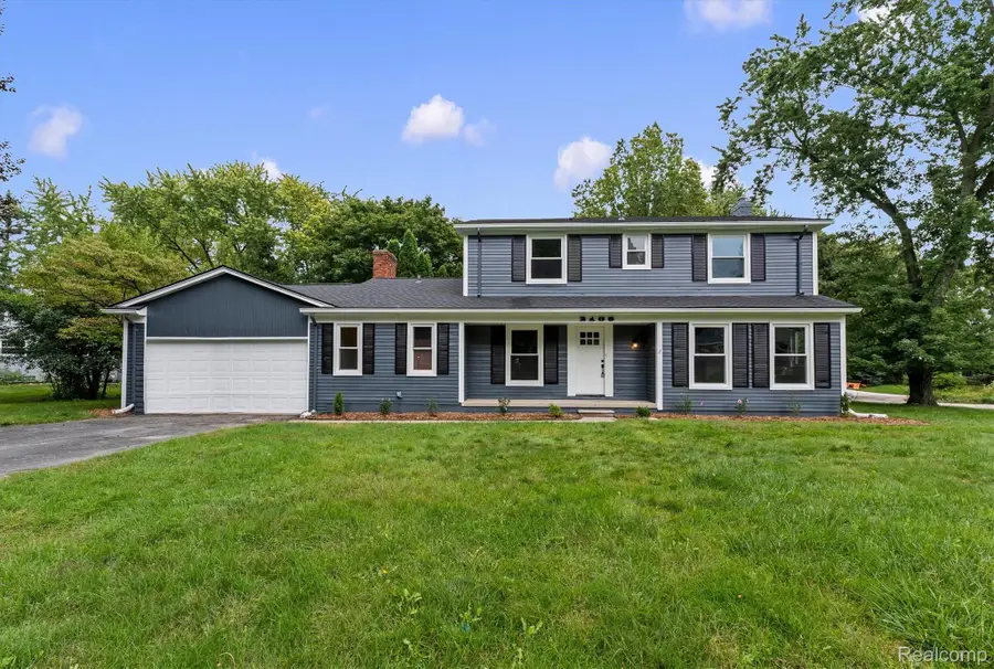2185 Brenthaven DR, Bloomfield, MI 48304 - #2