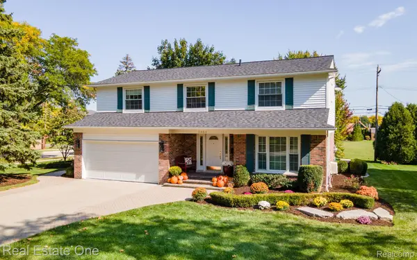 2464 Wexford Drive, Troy, MI 48084