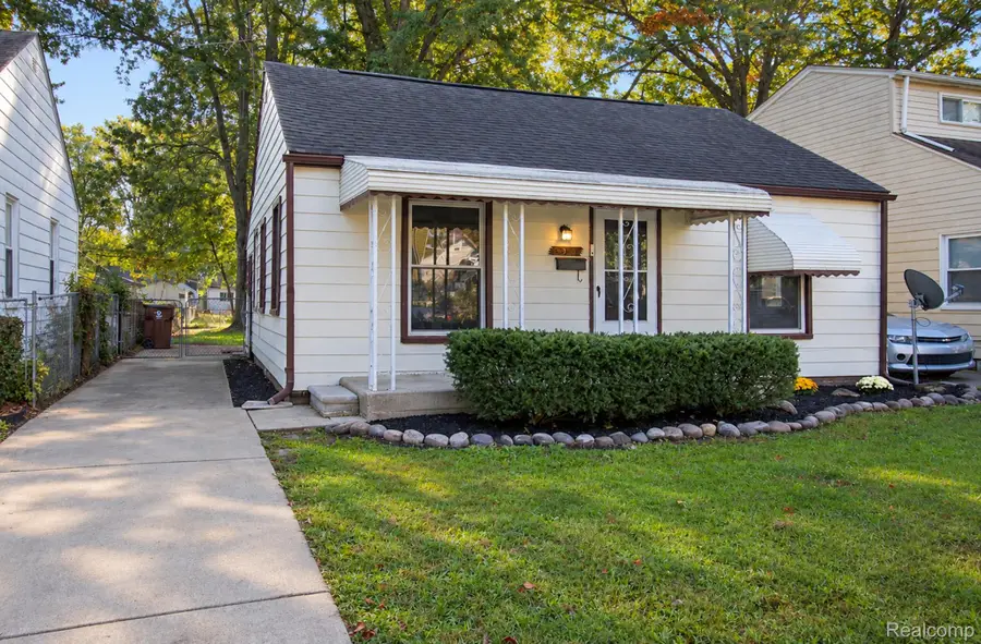 4533 Carnegie Street, Wayne, MI 48184 - #2