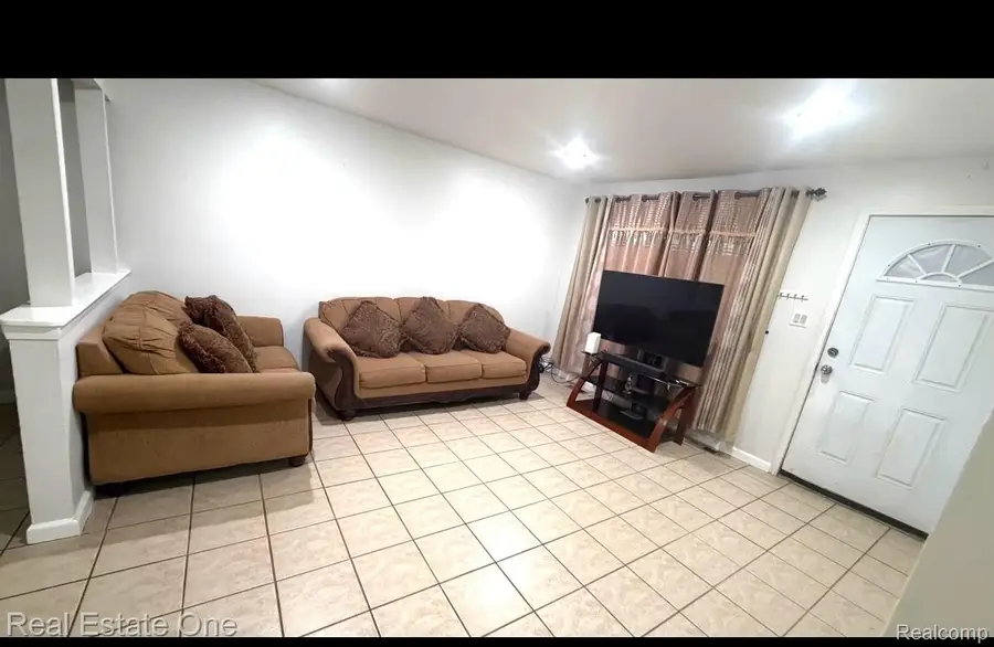 13351 Albany Street, Oak Park, MI 48237 - #3