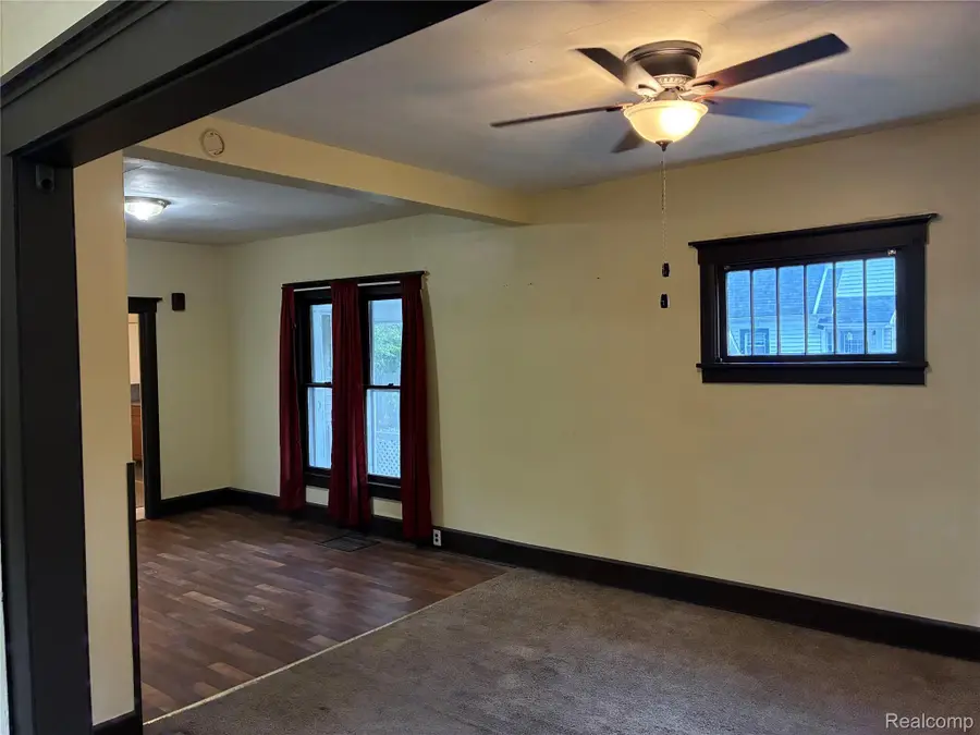 2024 8th ST, Port Huron, MI 48060 - #2