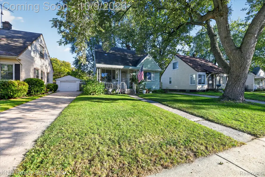 24638 Andover DR, Dearborn Heights, MI 48125 - #2