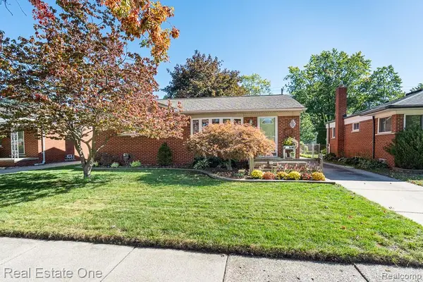 29404 Milton AVE, MadisonHeights, MI 48071