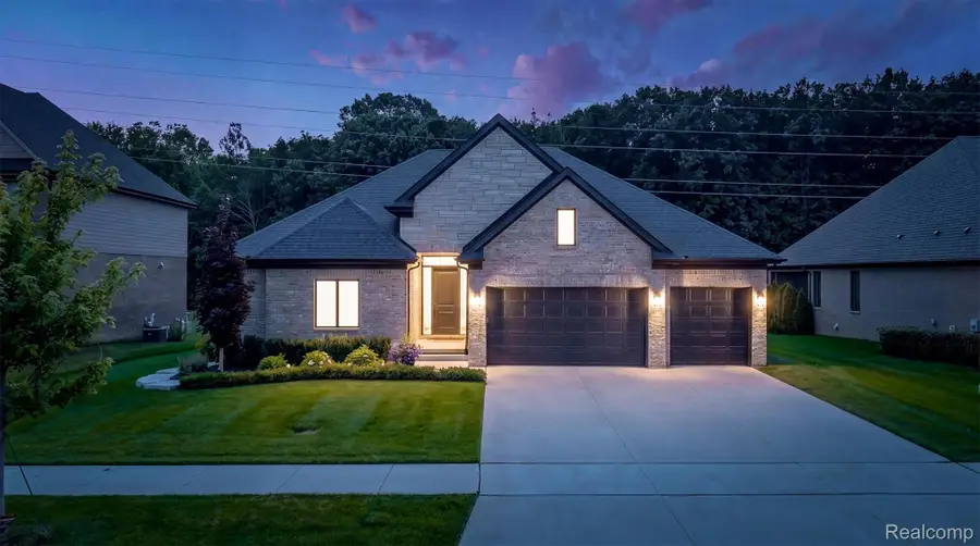 53908 Lawson Creek DR, Utica, MI 48316 - #2