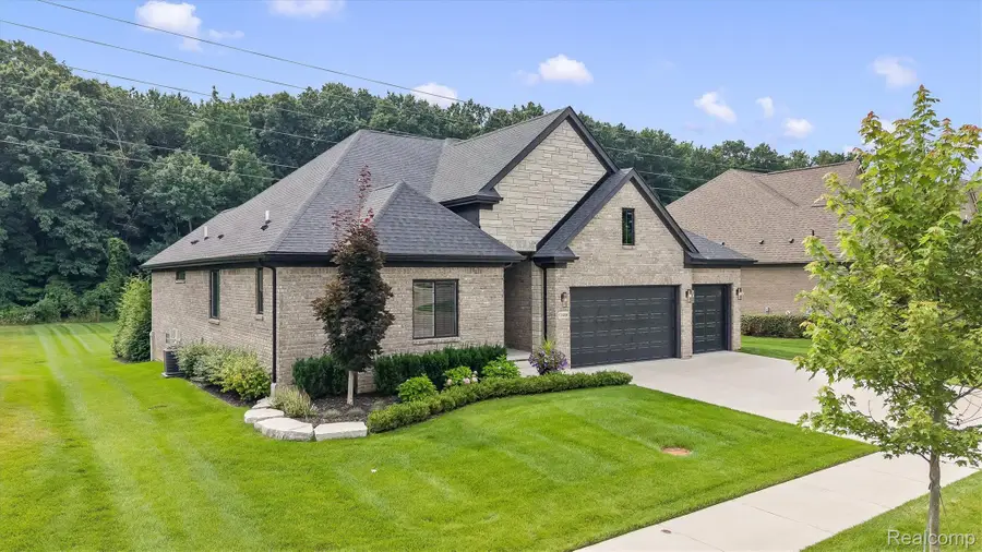 53908 Lawson Creek DR, Utica, MI 48316 - #3