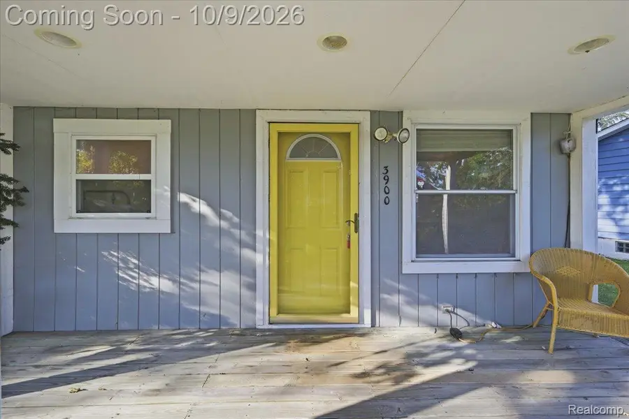 3900 Elmhurst RD, Waterford, MI 48328 - #2