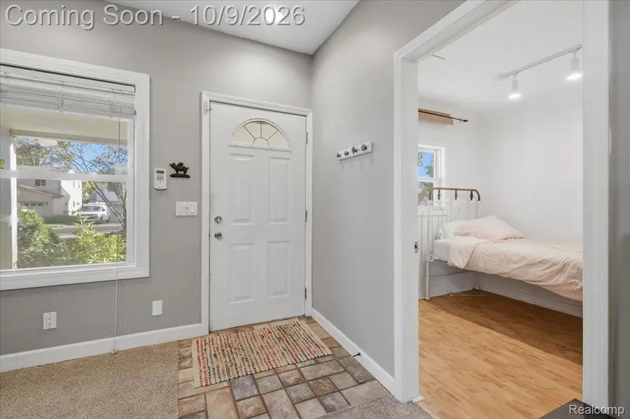 3900 Elmhurst RD, Waterford, MI 48328 - #3