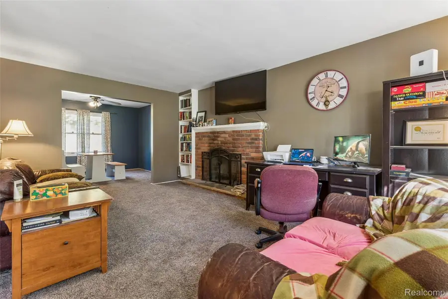 2329 Melody LN, Burton, MI 48509 - #3