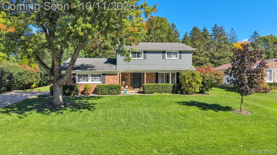 31234 Carriage Hill RD, Farmington Hills, MI 48331 - #2