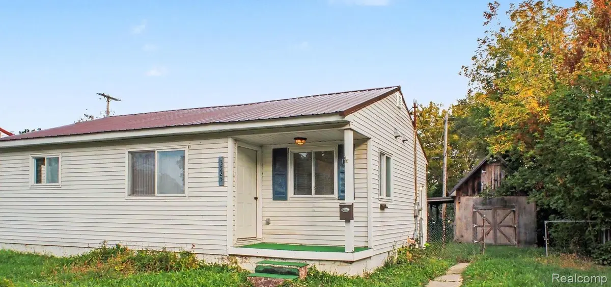 3525 Lippincott BLVD, Flint, MI 48507 - #1