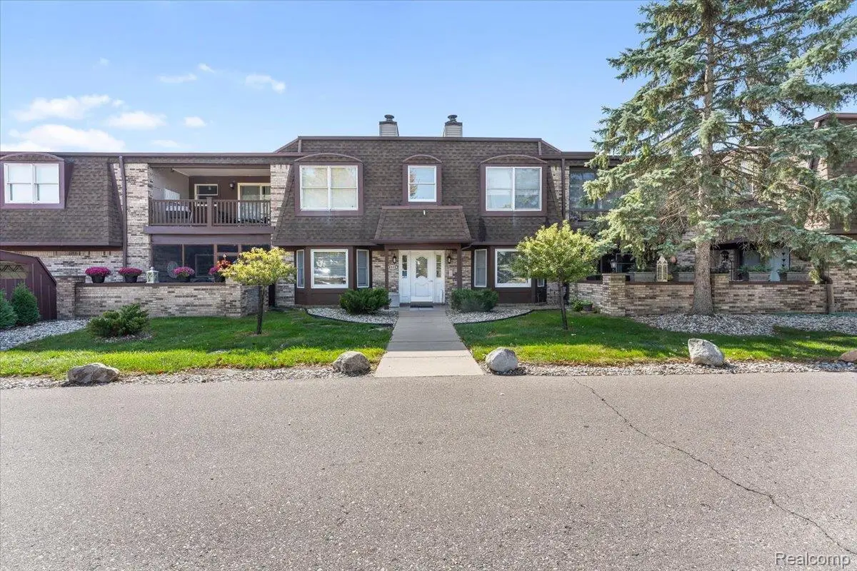 8533 MATHIAS DR  # 35, Grosse Ile, MI 48138 - #1