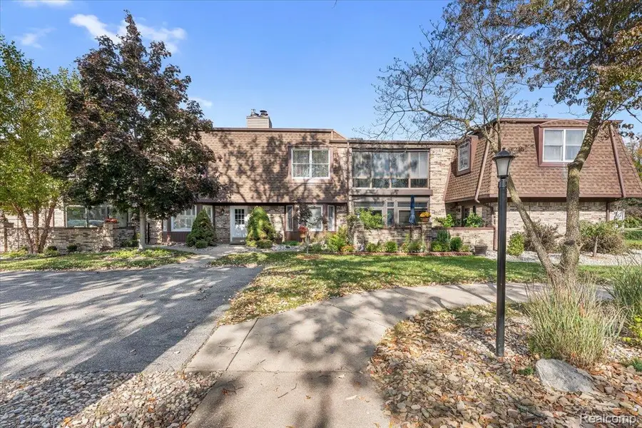 8533 MATHIAS DR  # 35, Grosse Ile, MI 48138 - #2
