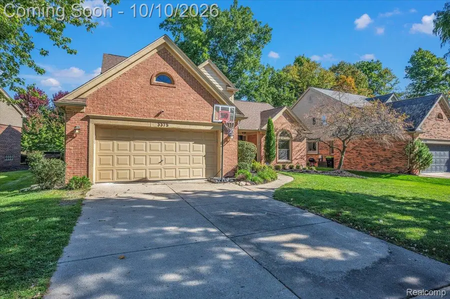 3375 Vardon DR, Rochester Hills, MI 48307 - #3