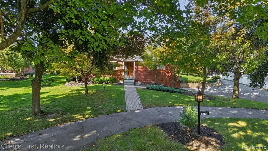 38360 Ann Arbor TRL, Livonia, MI 48150 - #2