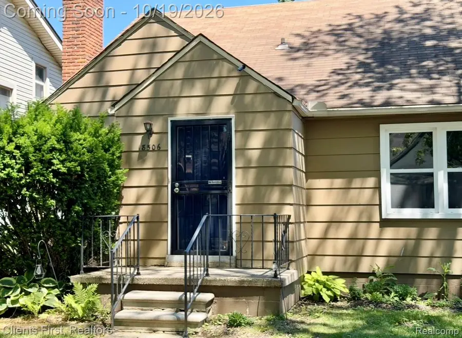 18506 Fenton ST, Detroit, MI 48219 - #2