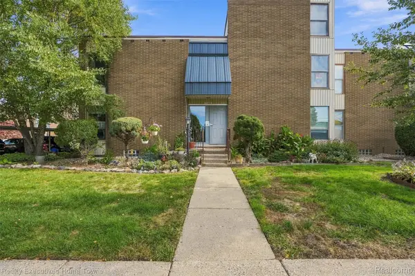 27 Dickinson ST  # A, MountClemens, MI 48043