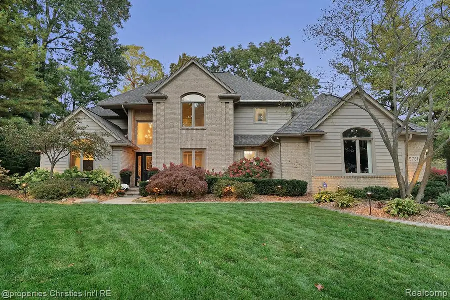 5781 Crystal Creek CT, Washington, MI 48094 - #2
