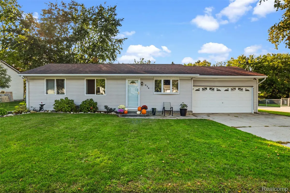 574 Metcalf DR, Imlay City, MI 48444 - #1