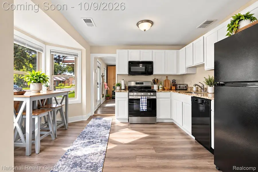 20875 Elroy AVE, Warren, MI 48089 - #3