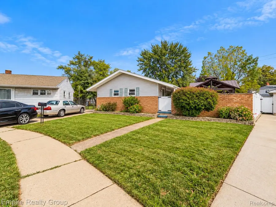 11 Custer CT, Monroe, MI 48161 - #2