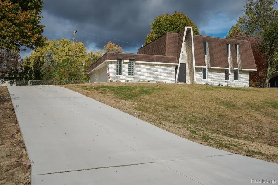 6578 Greene Haven DR, Clarkston, MI 48348 - #2