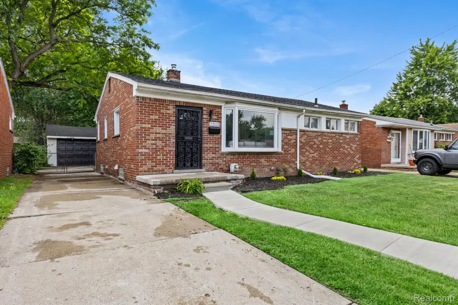 22121 Whitmore ST, Oak Park, MI 48237 - #3
